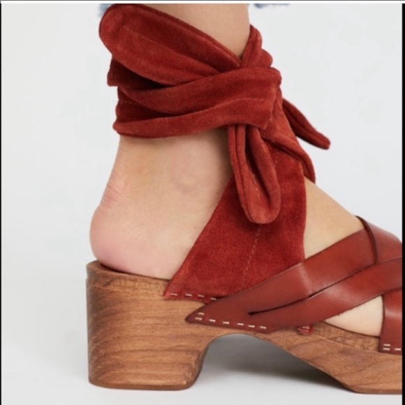SOLD! Emmy Wrap Clog by Free People BROWN / RUST - Picture 2 of 8